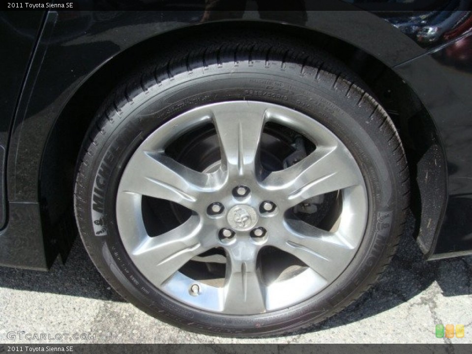 2011 Toyota Sienna SE Wheel and Tire Photo #67153496
