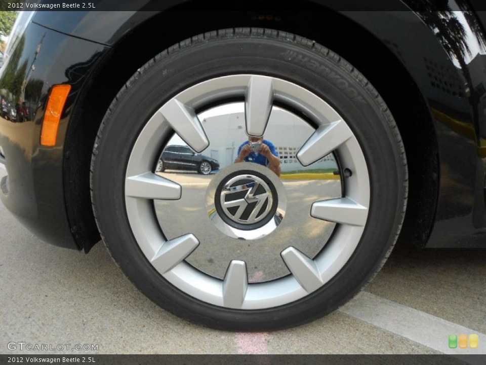2012 Volkswagen Beetle 2.5L Wheel and Tire Photo #67176185