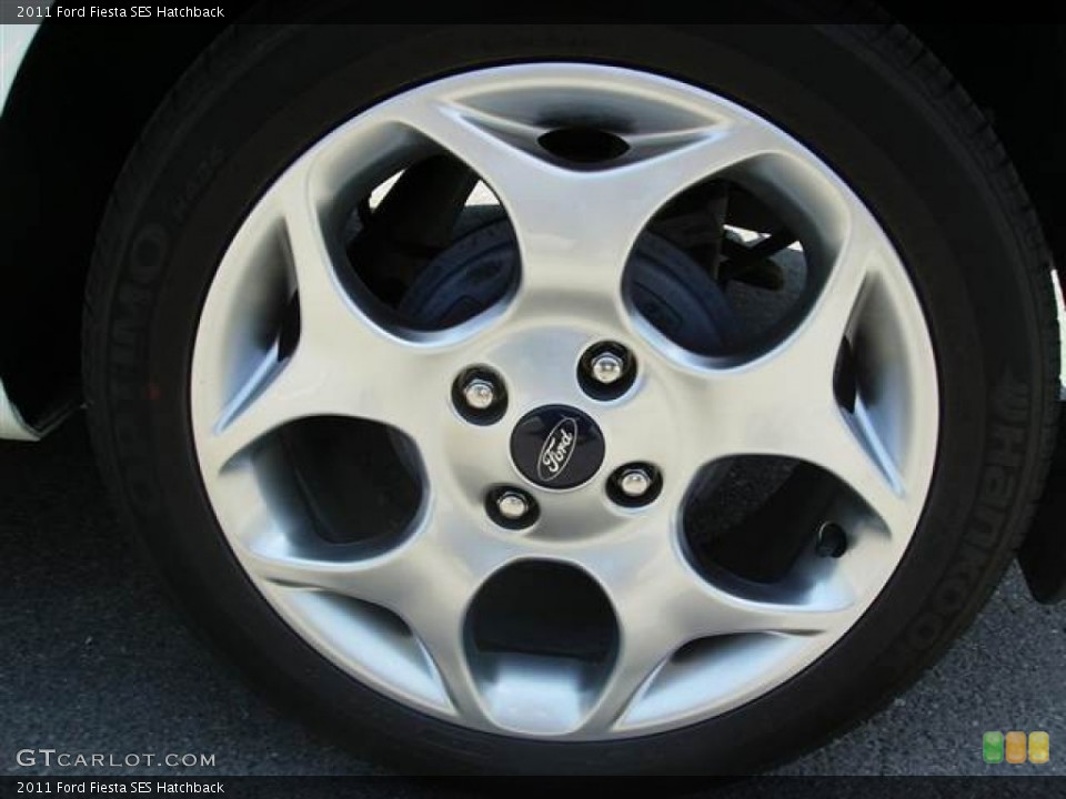 2011 Ford Fiesta SES Hatchback Wheel and Tire Photo #67235124