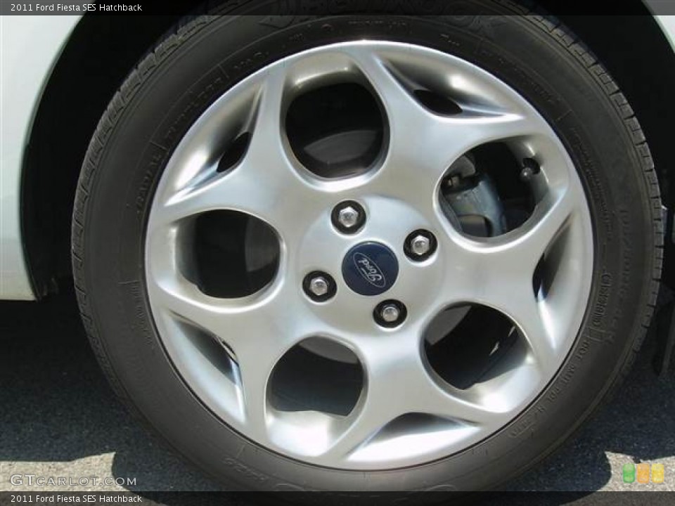 2011 Ford Fiesta SES Hatchback Wheel and Tire Photo #67235154
