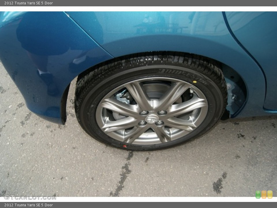 2012 Toyota Yaris SE 5 Door Wheel and Tire Photo #67253385