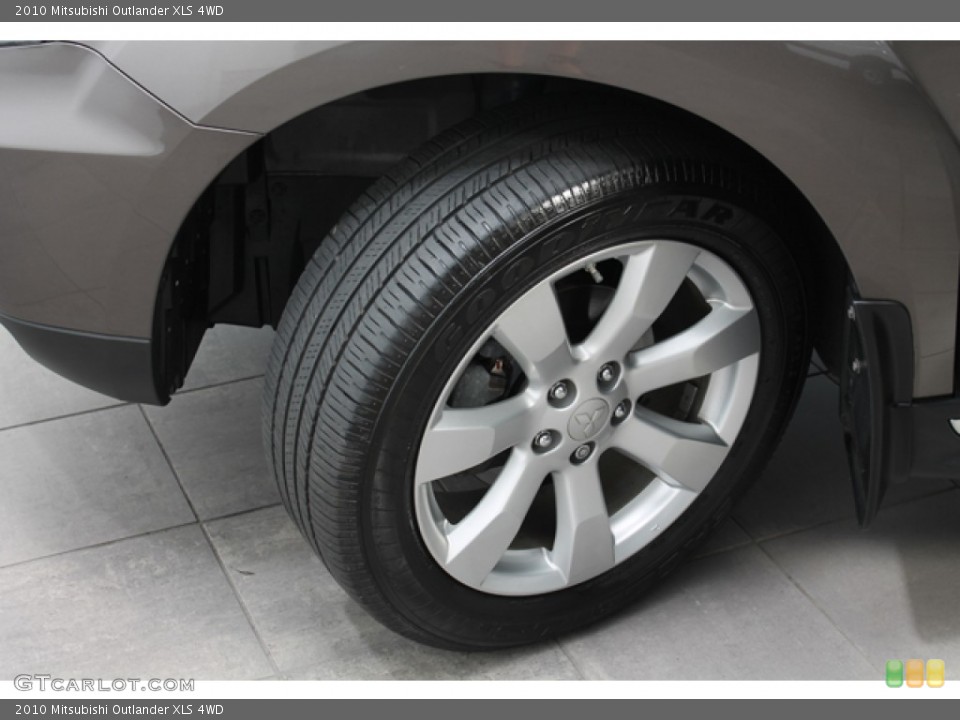 2010 Mitsubishi Outlander XLS 4WD Wheel and Tire Photo #67313015