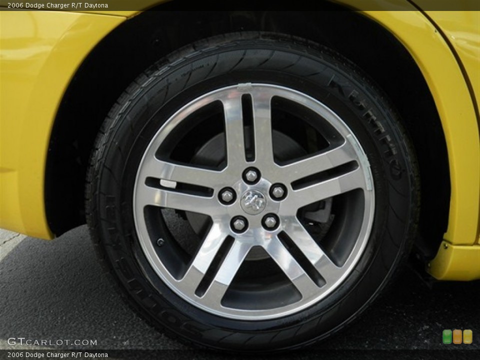 2006 Dodge Charger R/T Daytona Wheel and Tire Photo #67417173