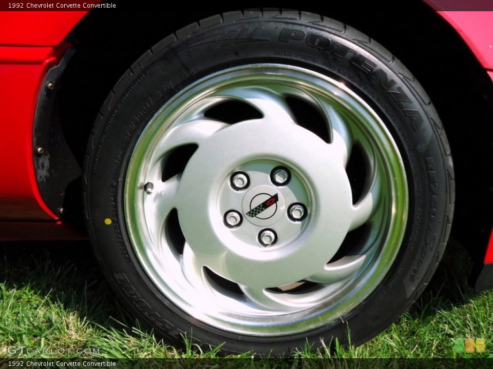 1992 Chevrolet Corvette Convertible Wheel and Tire Photo #67464790