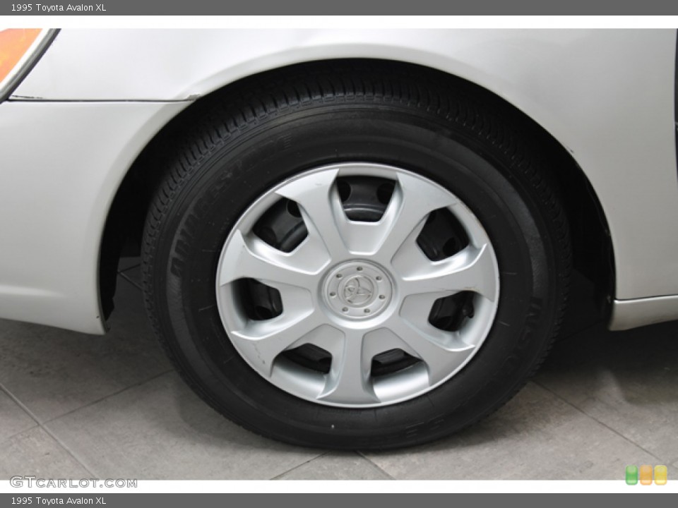 1995 Toyota Avalon XL Wheel and Tire Photo #67527773