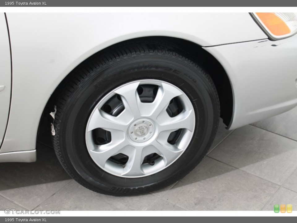 1995 Toyota Avalon XL Wheel and Tire Photo #67527800