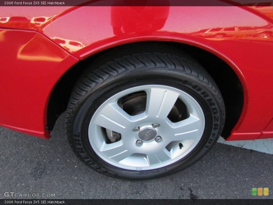 2006 Ford Focus ZX5 SES Hatchback Wheel and Tire Photo #67535640