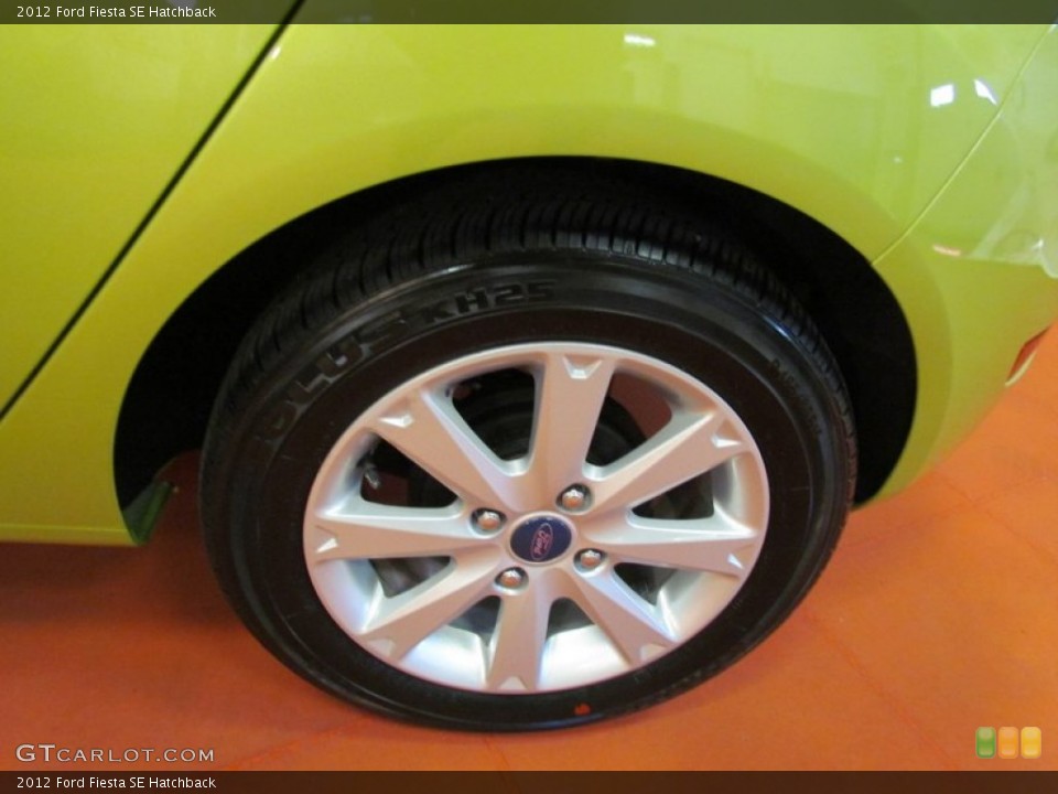 2012 Ford Fiesta SE Hatchback Wheel and Tire Photo #67543839