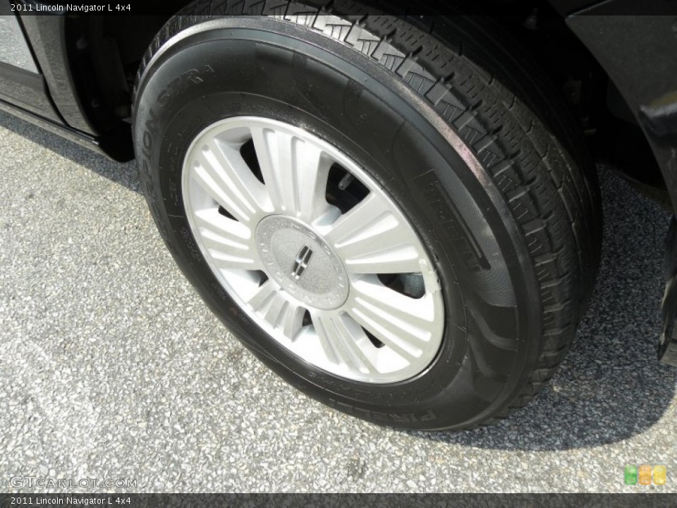 2011 Lincoln Navigator L 4x4 Wheel and Tire Photo #67567450