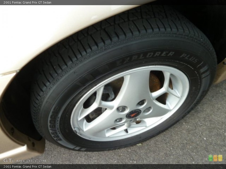 2001 Pontiac Grand Prix GT Sedan Wheel and Tire Photo #67695308
