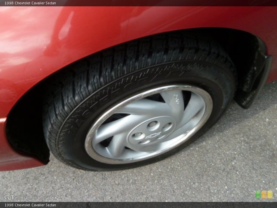 1998 Chevrolet Cavalier Sedan Wheel and Tire Photo #67697101
