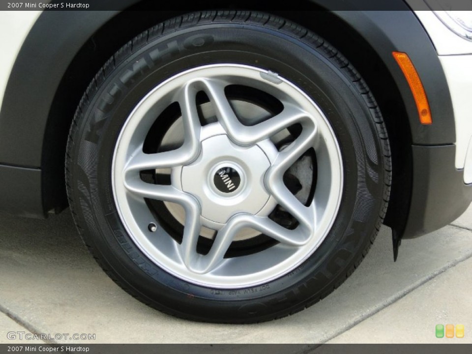 2007 Mini Cooper S Hardtop Wheel and Tire Photo #67698289