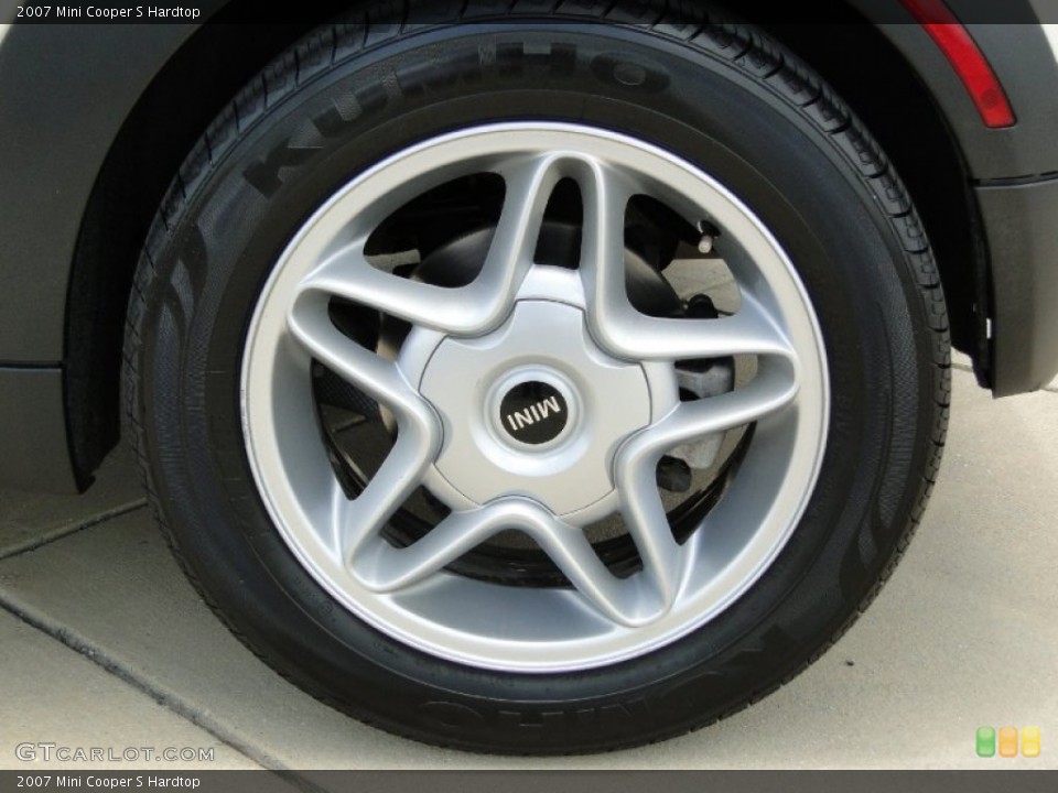 2007 Mini Cooper S Hardtop Wheel and Tire Photo #67698296