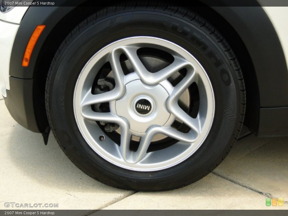 2007 Mini Cooper S Hardtop Wheel and Tire Photo #67698322
