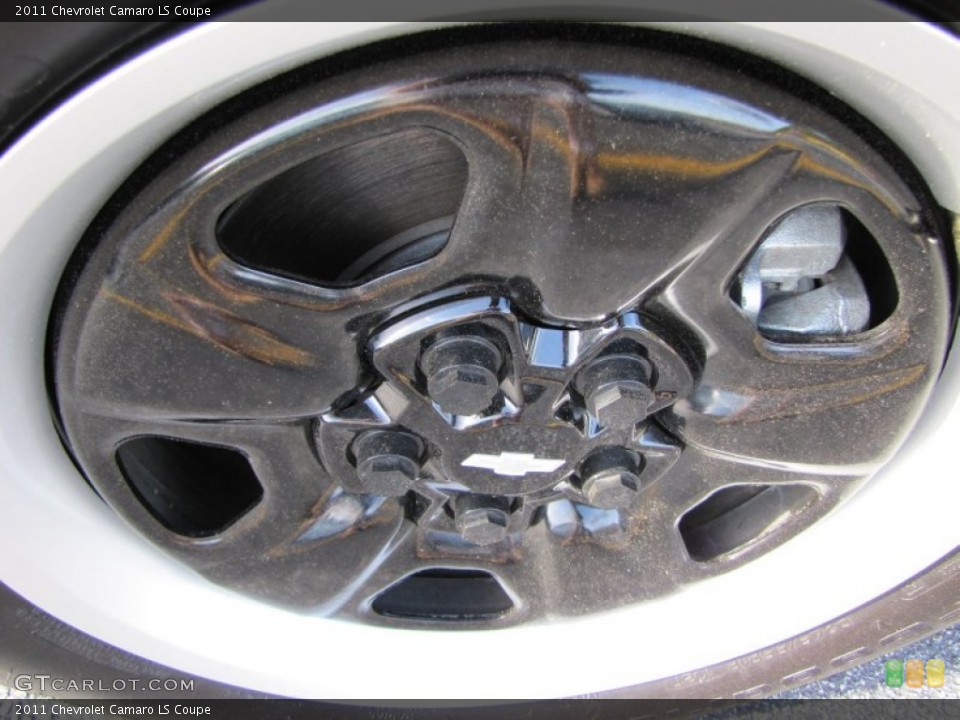 2011 Chevrolet Camaro LS Coupe Wheel and Tire Photo #67714847