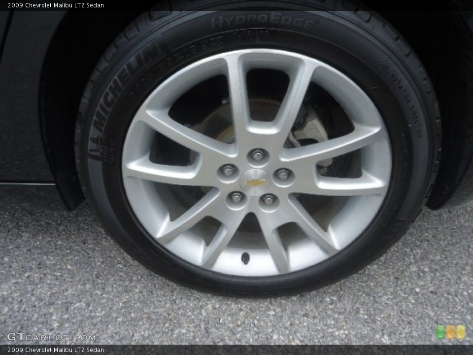 2009 Chevrolet Malibu LTZ Sedan Wheel and Tire Photo #67815891