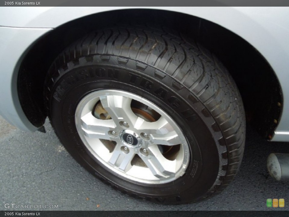 2005 Kia Sorento LX Wheel and Tire Photo #67958945