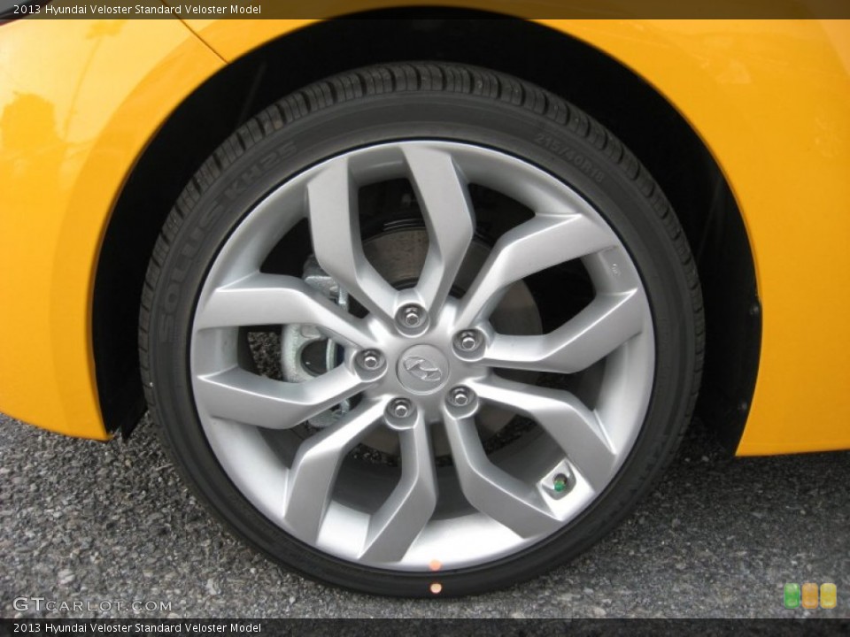 2013 Hyundai Veloster  Wheel and Tire Photo #68070587