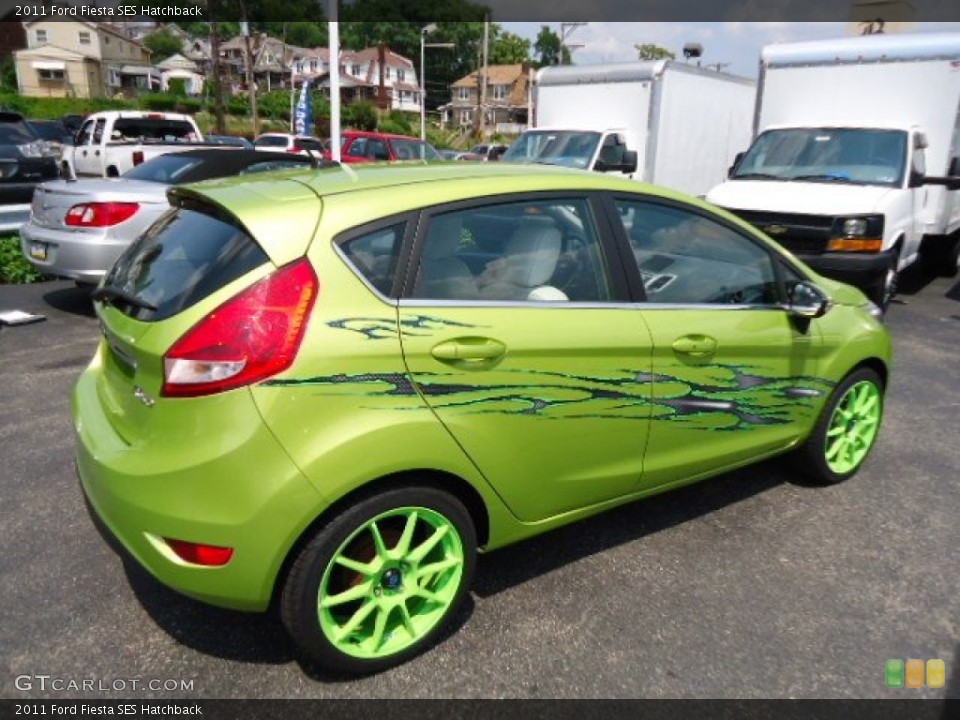 2011 Ford Fiesta Custom Wheel and Tire Photo #68098913