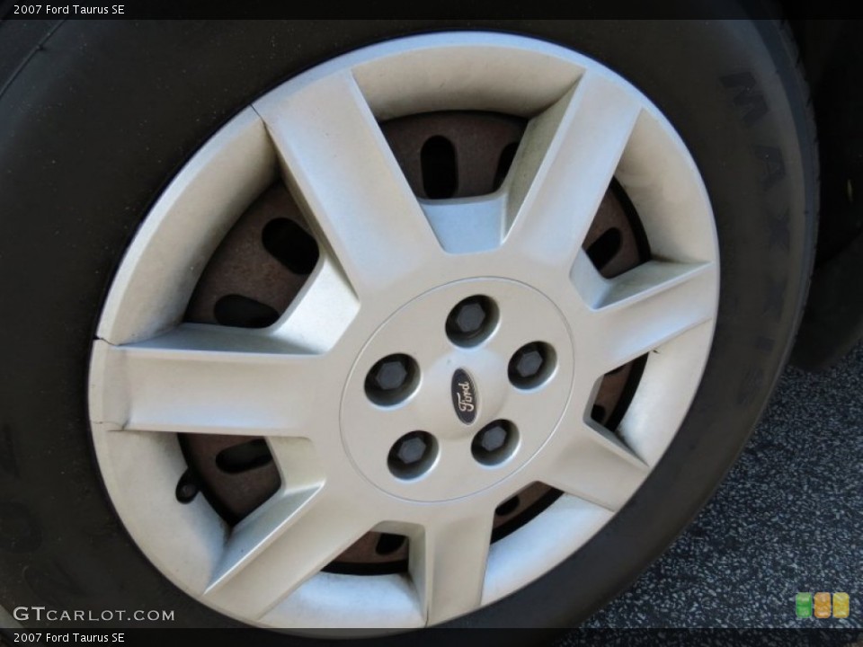 2007 Ford Taurus SE Wheel and Tire Photo #68216976