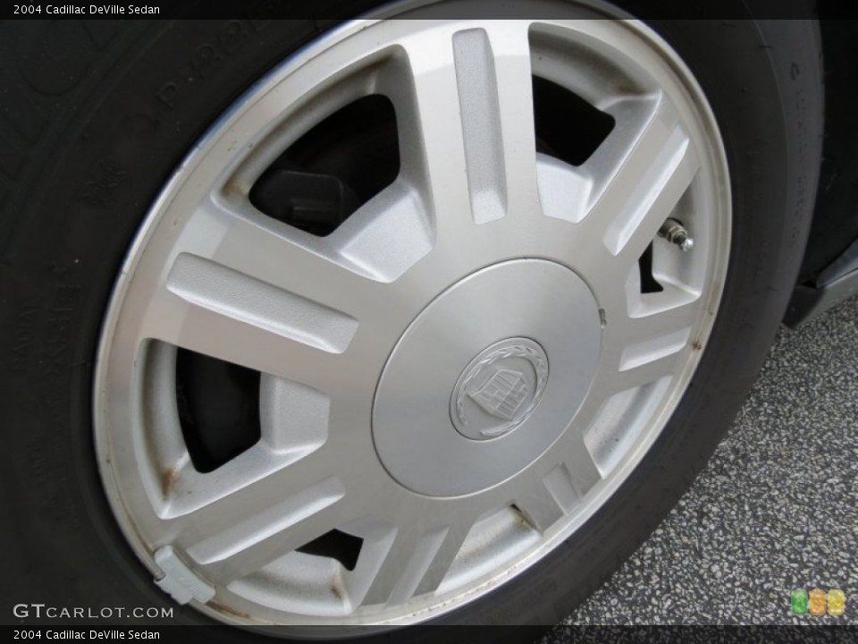 2004 Cadillac DeVille Sedan Wheel and Tire Photo #68329073