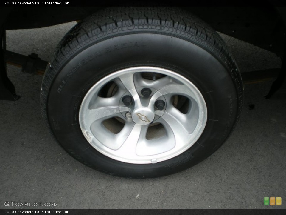 2000 Chevrolet S10 LS Extended Cab Wheel and Tire Photo #68363689