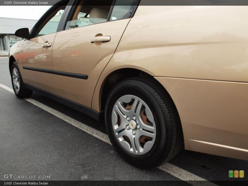 2005 Chevrolet Malibu Sedan Wheel and Tire Photo #68365378