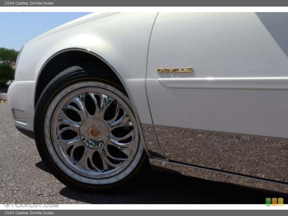 2004 Cadillac DeVille Custom Wheel and Tire Photo #68428364