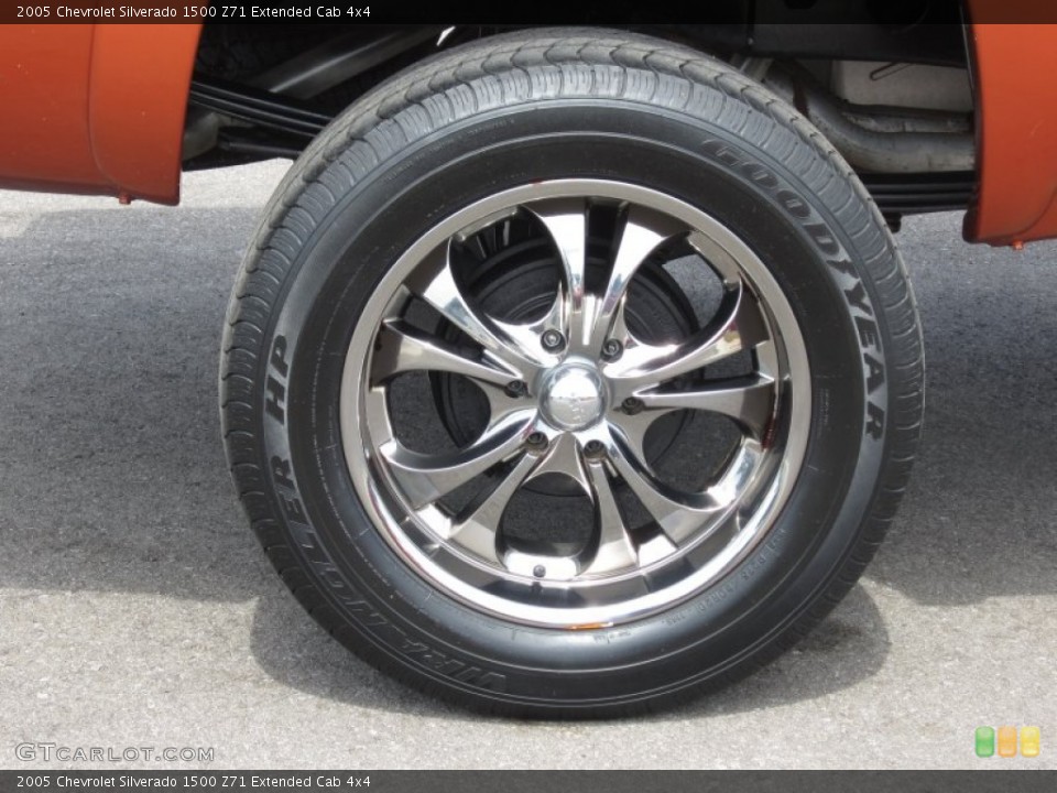 2005 Chevrolet Silverado 1500 Custom Wheel and Tire Photo #68533213