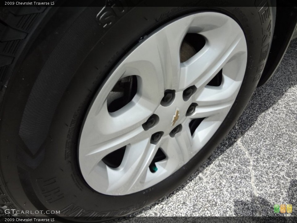 2009 Chevrolet Traverse LS Wheel and Tire Photo #68567974