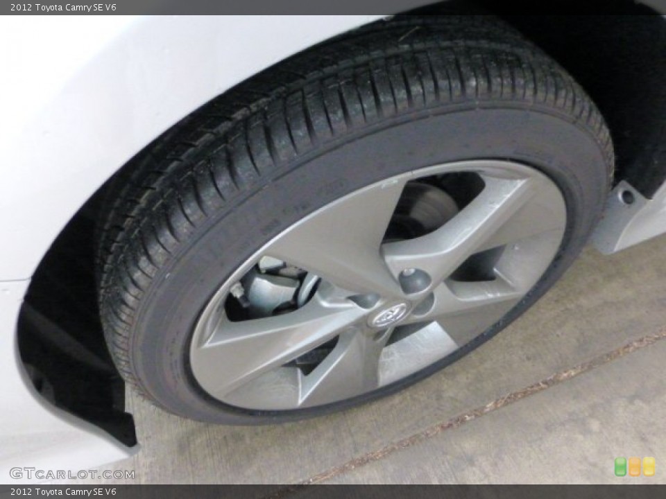 2012 Toyota Camry SE V6 Wheel and Tire Photo #68586164