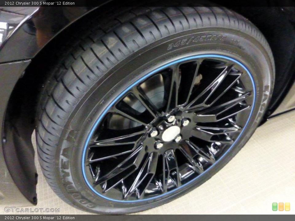 2012 Chrysler 300 S Mopar '12 Edition Wheel and Tire Photo #68598686