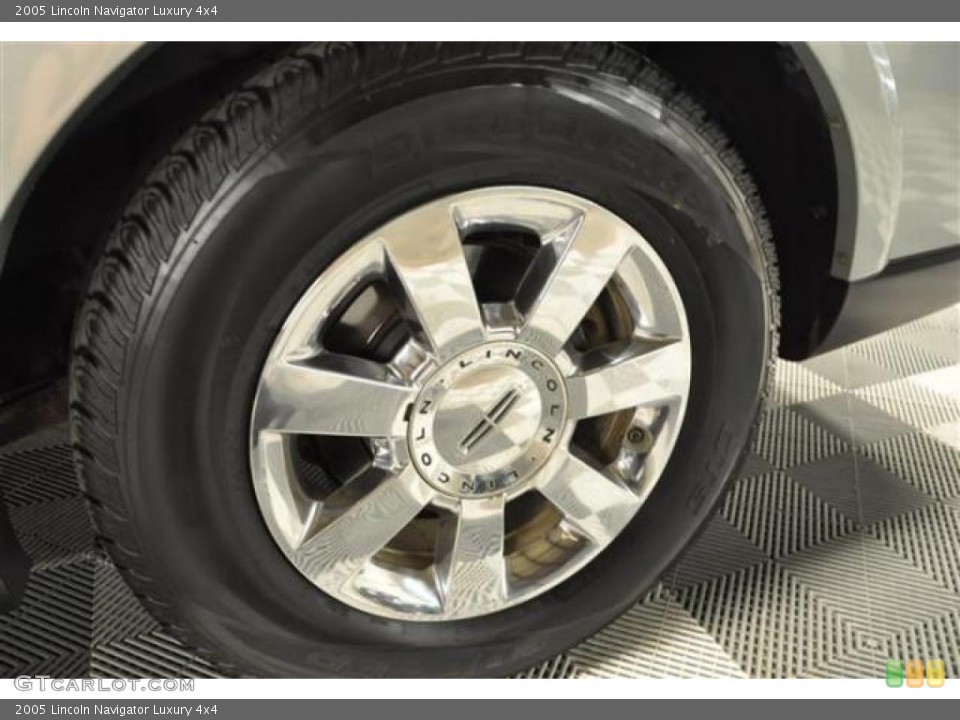 2005 Lincoln Navigator Luxury 4x4 Wheel and Tire Photo #68602259