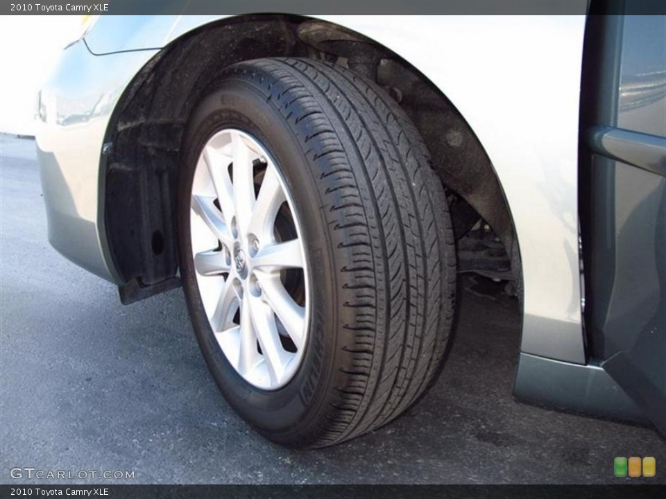 2010 Toyota Camry XLE Wheel and Tire Photo #68614940