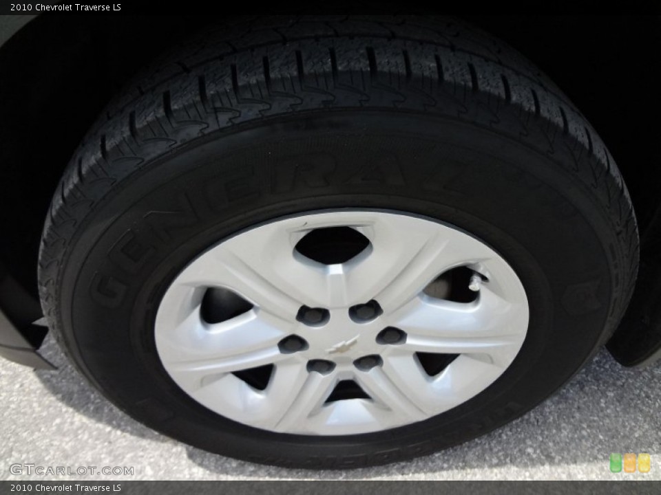 2010 Chevrolet Traverse LS Wheel and Tire Photo #68628052