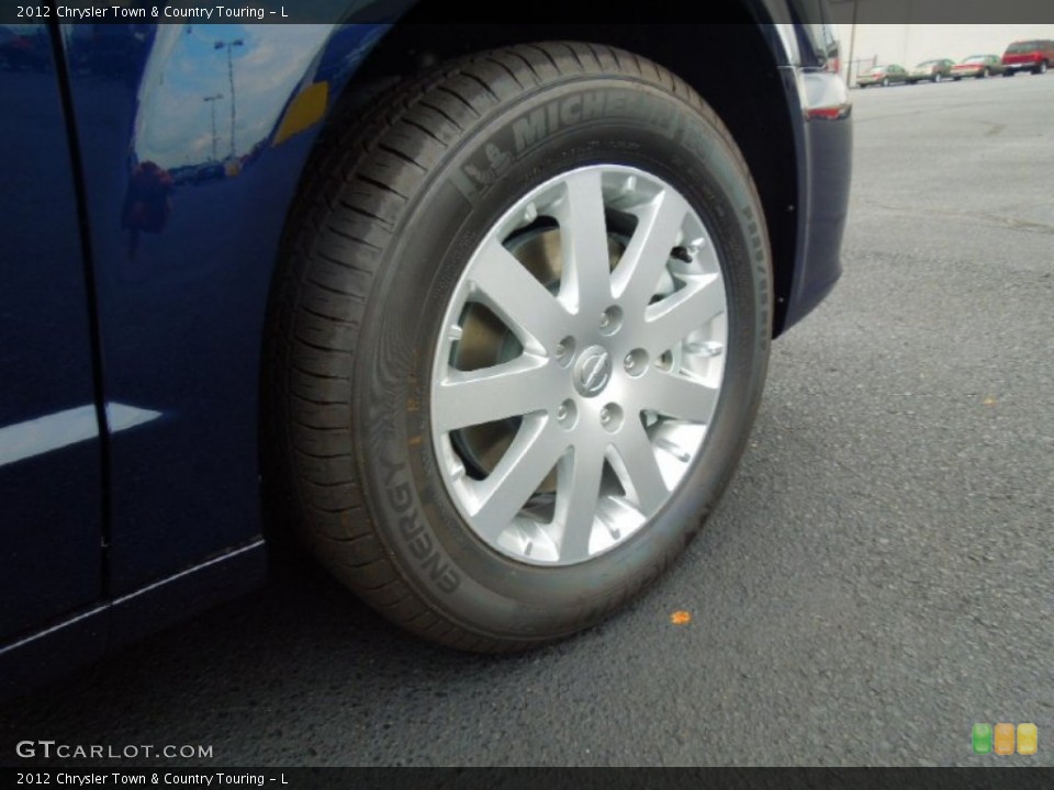 2012 Chrysler Town & Country Touring - L Wheel and Tire Photo #68766460