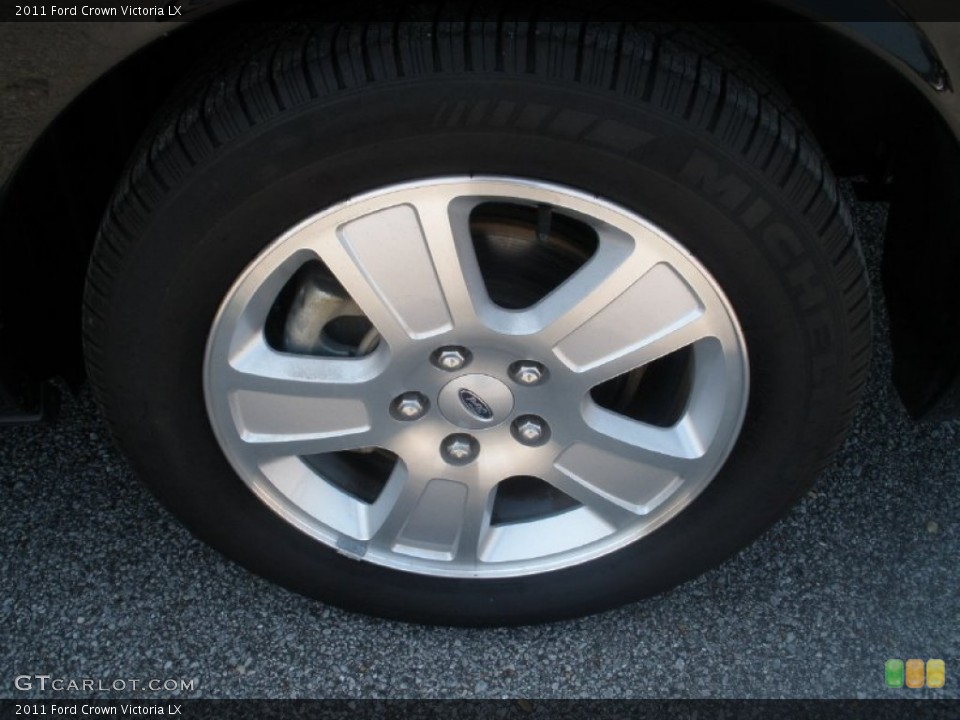 2011 Ford Crown Victoria LX Wheel and Tire Photo #68776187