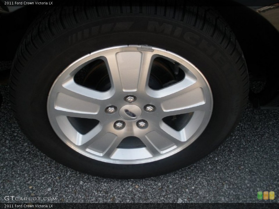 2011 Ford Crown Victoria LX Wheel and Tire Photo #68776245