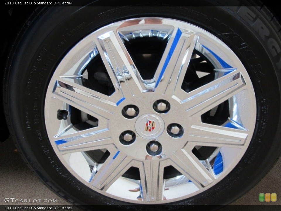 2010 Cadillac DTS  Wheel and Tire Photo #68819912
