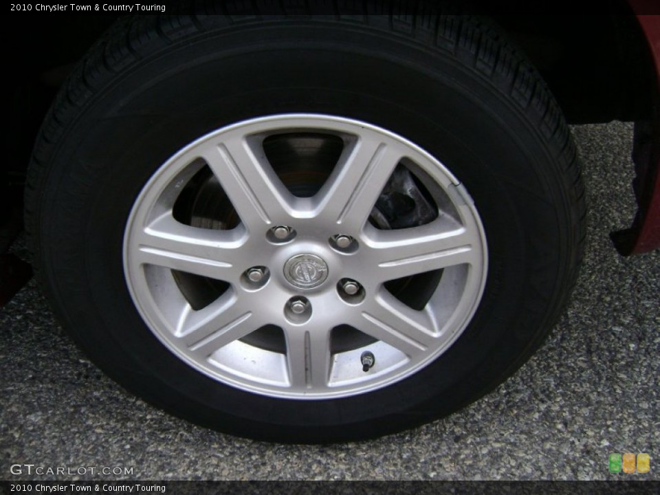 2010 Chrysler Town & Country Touring Wheel and Tire Photo #68820344