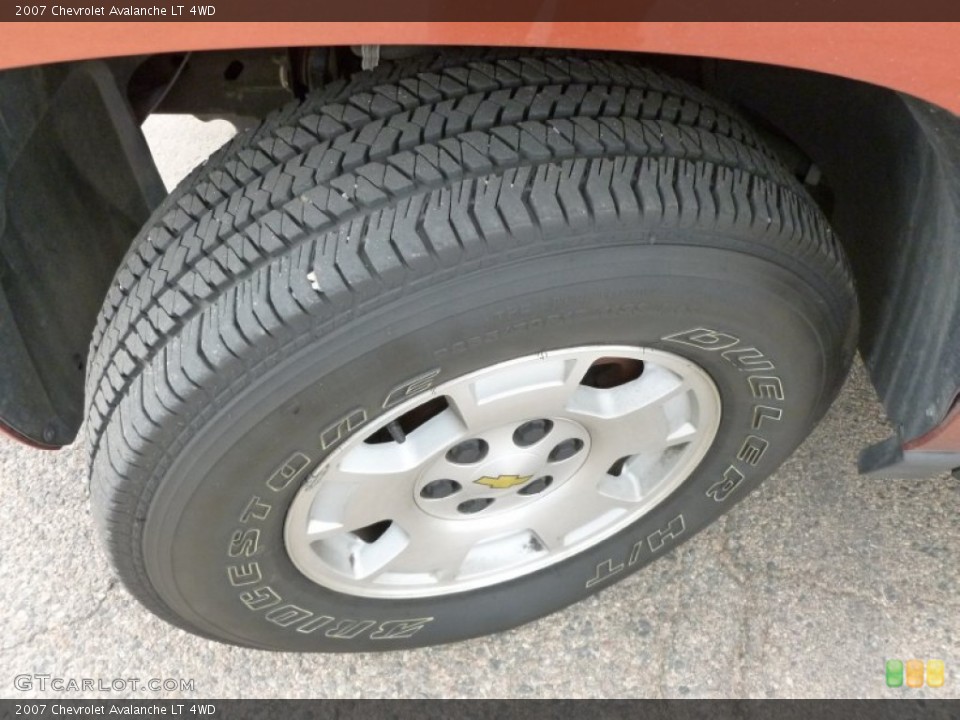 2007 Chevrolet Avalanche LT 4WD Wheel and Tire Photo #68834664