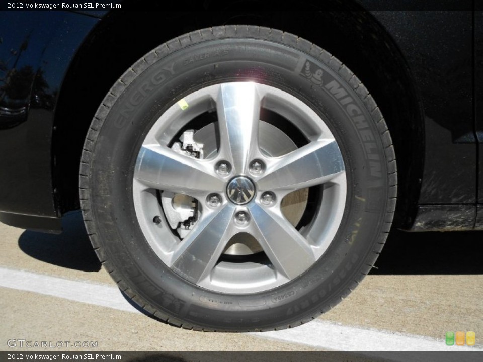 2012 Volkswagen Routan SEL Premium Wheel and Tire Photo #68866962