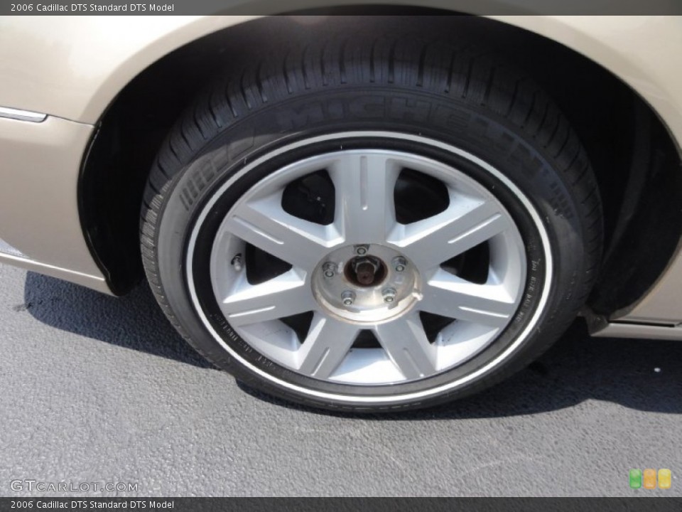 2006 Cadillac DTS  Wheel and Tire Photo #68872359