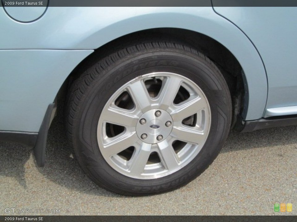 2009 Ford Taurus SE Wheel and Tire Photo #68931912