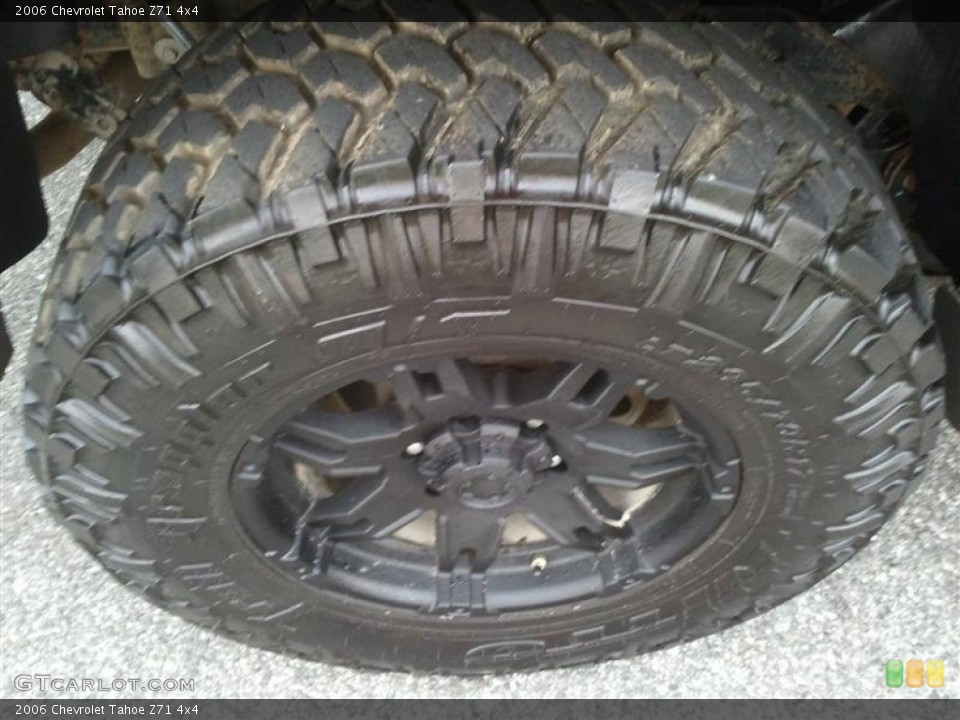 2006 Chevrolet Tahoe Custom Wheel and Tire Photo #68935572