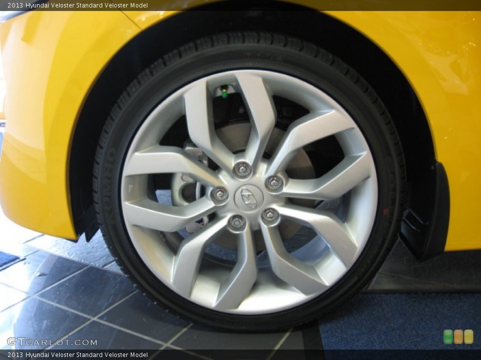 2013 Hyundai Veloster  Wheel and Tire Photo #68954615