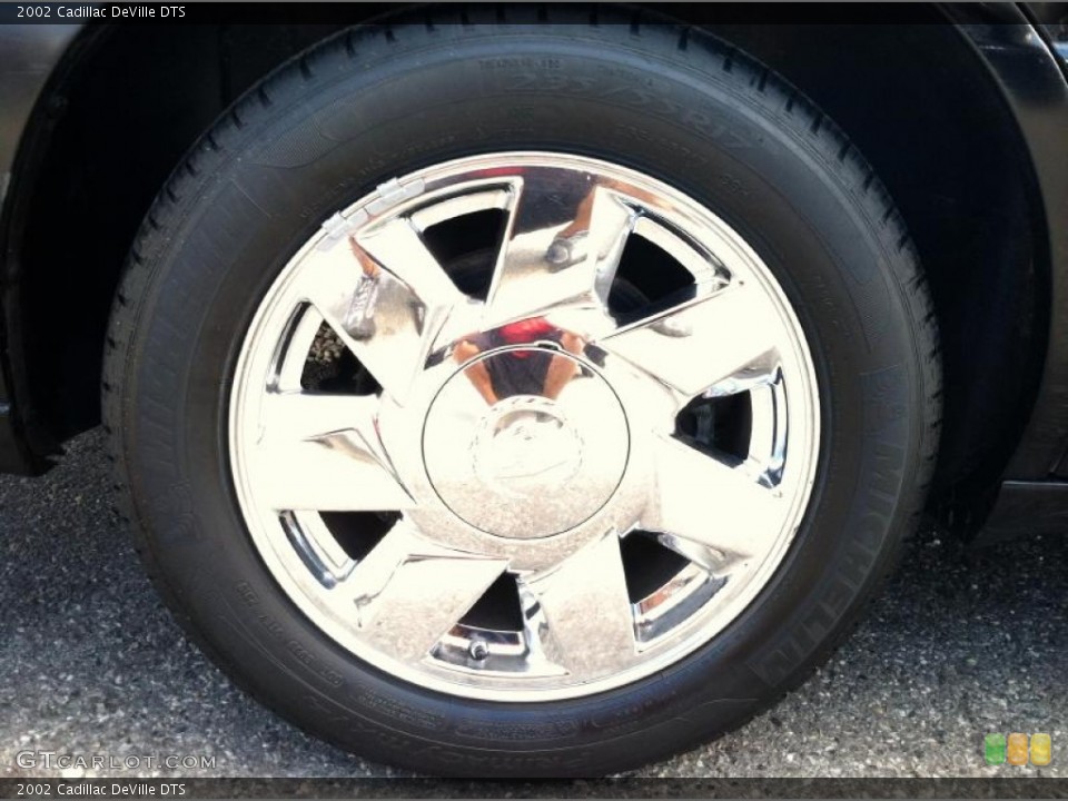 2002 Cadillac DeVille DTS Wheel and Tire Photo #68986697