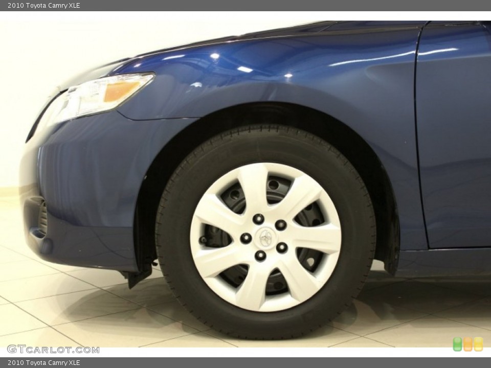 2010 Toyota Camry XLE Wheel and Tire Photo #68995639