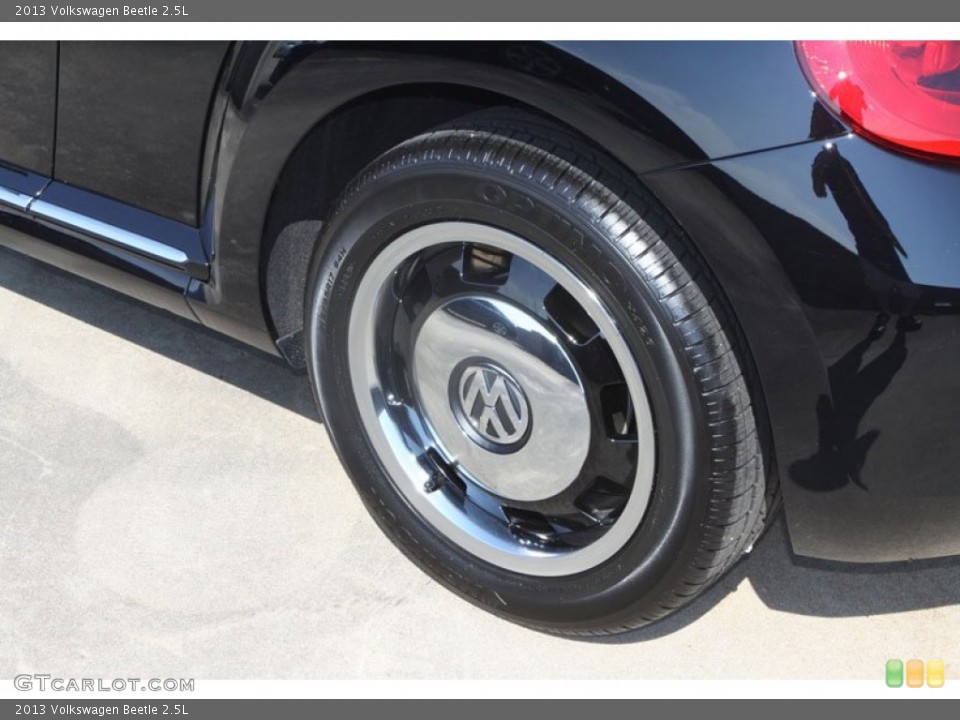 2013 Volkswagen Beetle 2.5L Wheel and Tire Photo #68996455