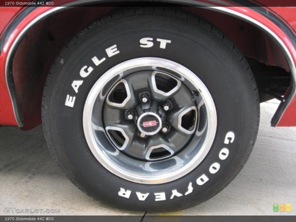 1970 Oldsmobile 442 W30 Wheel and Tire Photo #68998057